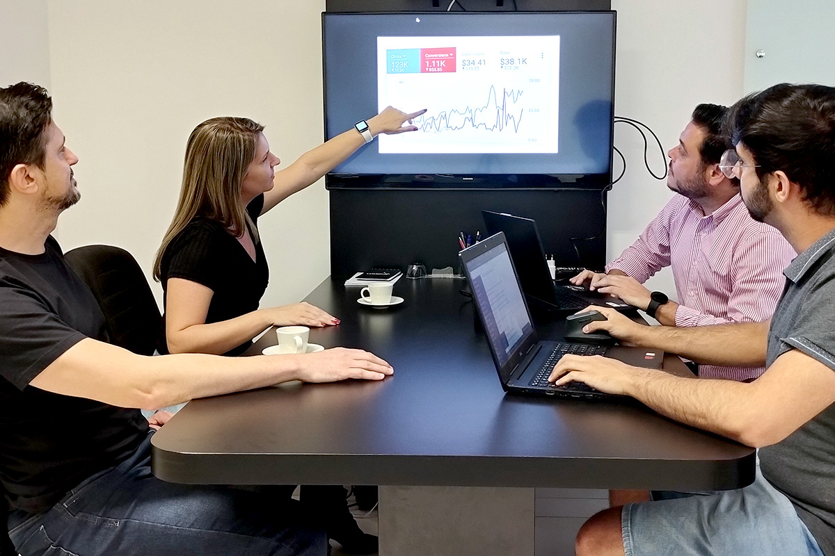 Escritório Tague - Reunião - Agência de Marketing Digital